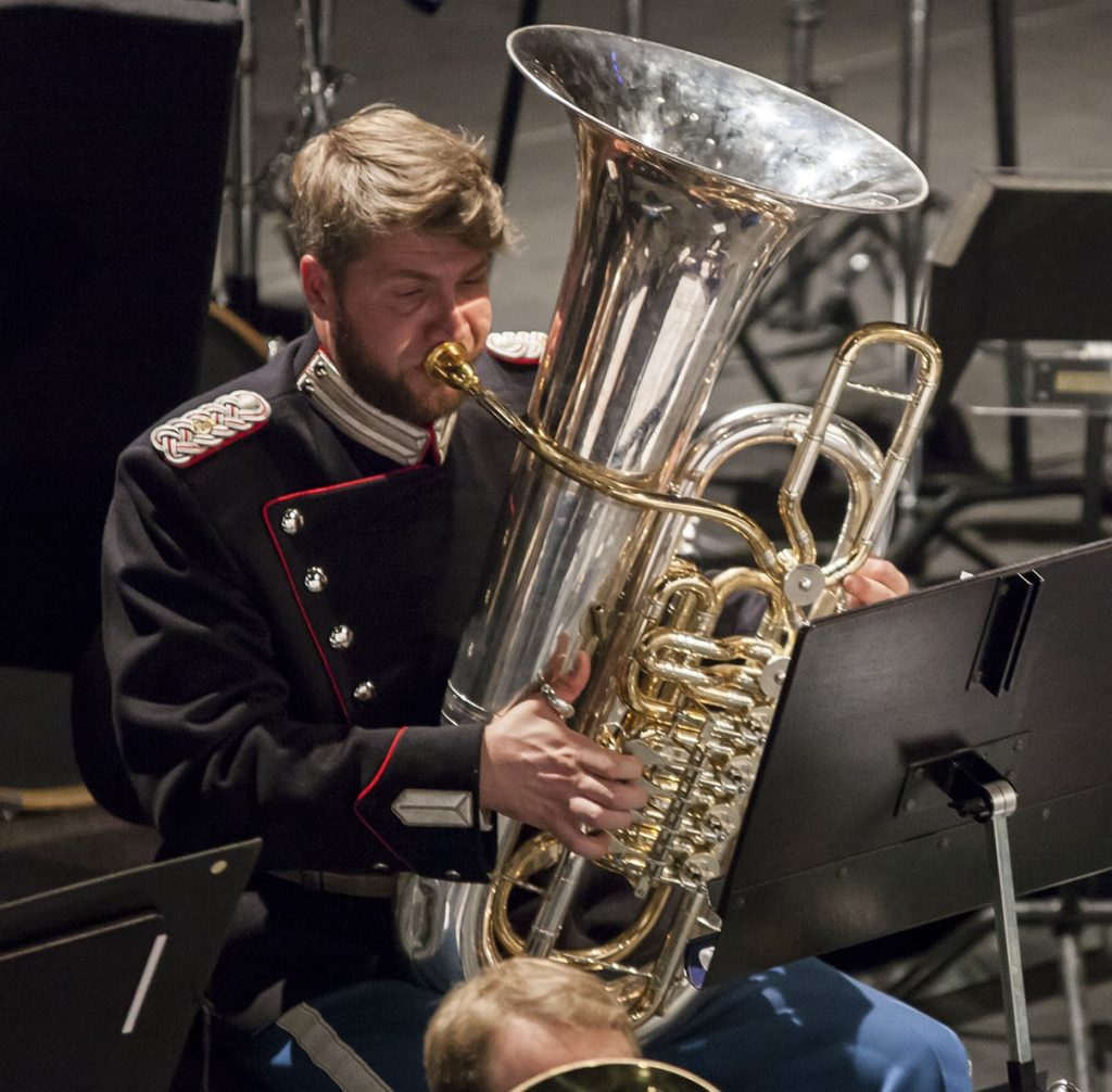 Jesper Hyllested, tuba. Foto: Elisabeth Rihn, 2015
